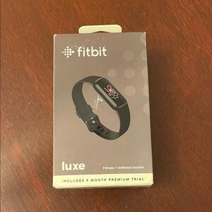 Fitbit Luxe Smartwatch - Black